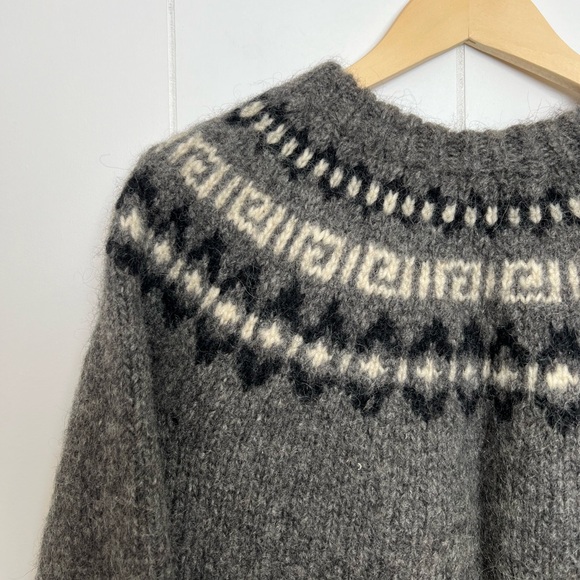 VINTAGE | Wool Sweater - Picture 2 of 8